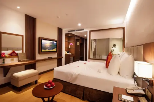 Khách sạn Regalia Gold