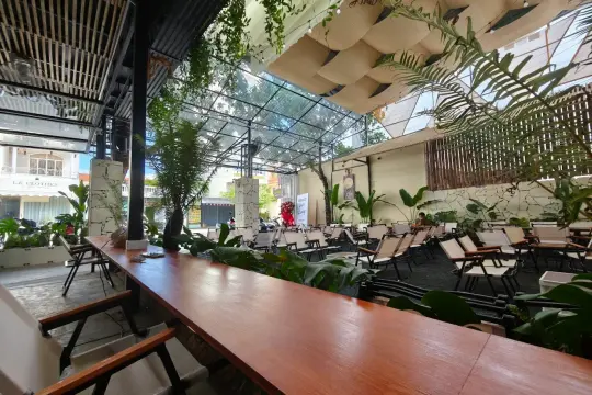 Round & Cozy Café