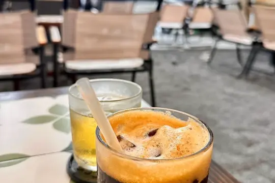 Round & Cozy Café