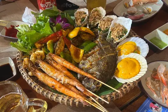 Nhà hàng Hải sản Xóm Biển