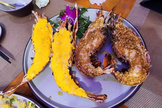 Xom Bien Seafood Restaurant